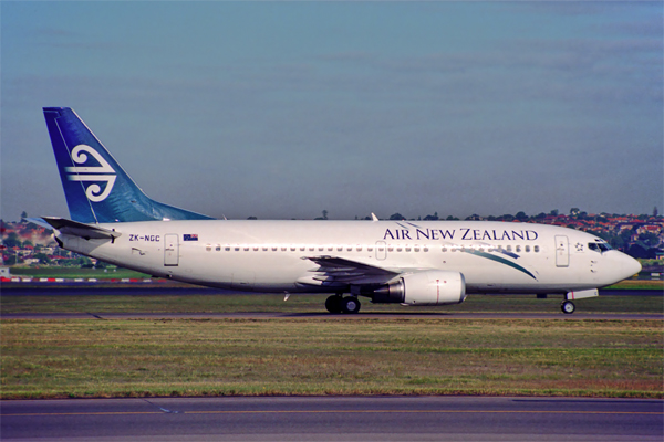 AIR NEW ZEALAND BOEING 737 300 SYD RF 1358 14.jpg
