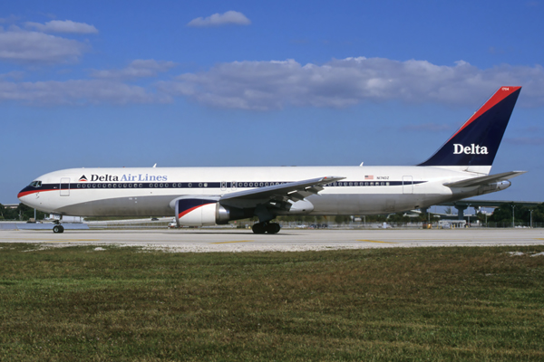 DELTA BOEING 767 300 FLL RF V4343.jpg