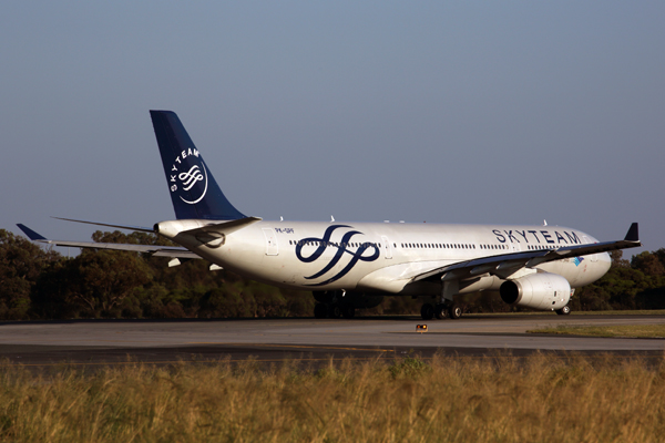 GARUDA INDONESIA AIRBUS A330 300 PER RF 5K5A0108.jpg