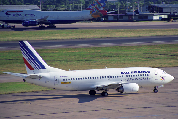 AIR FRANCE L AEROPOSTALE BOEINF 737 300QC LHR RF 1400 29.jpg