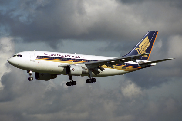 SINGAPORE AIRLINES AIRBUS A310 200 SIN RF 1412 29.jpg