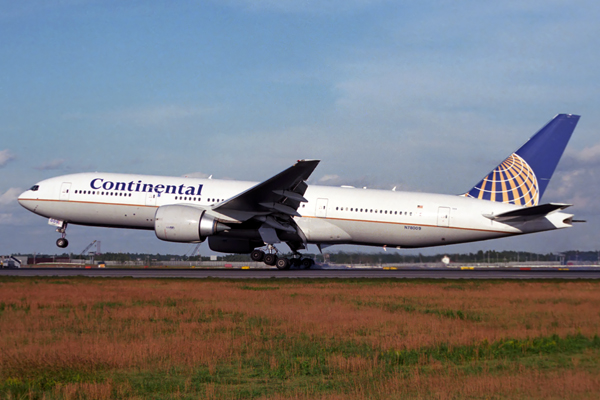 CONTINENTAL BOEING 777 200 NRT RF 1430 7.jpg