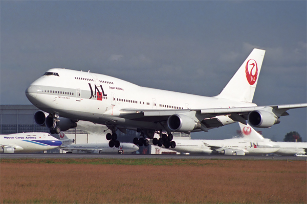 JAL JAPAN AIRLINES BOEING 747 400 NRT RF 1429 2.jpg