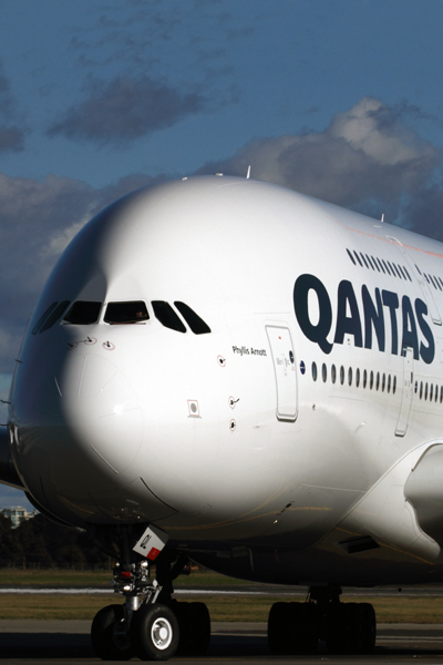 QANTAS AIRBUS A380 SYD RF IMG_3867.jpg