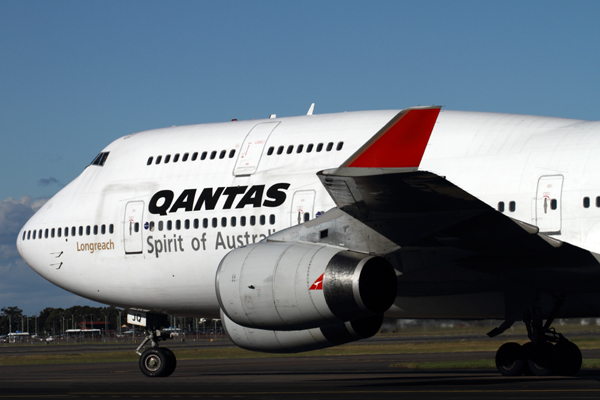 QANTAS BOEING 747 400 SYD RF IMG_3907.jpg