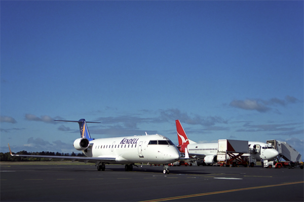 KENDELL QANTAS AIRCRAFT HBA RF 1492 7.jpg