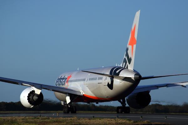 JETSTAR BOEING 787 8 BNE RF 5K5A7650.jpg