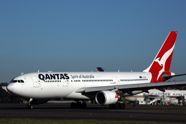 QANTAS AIRBUS A330 200 SYD RF 5K5A8481.jpg