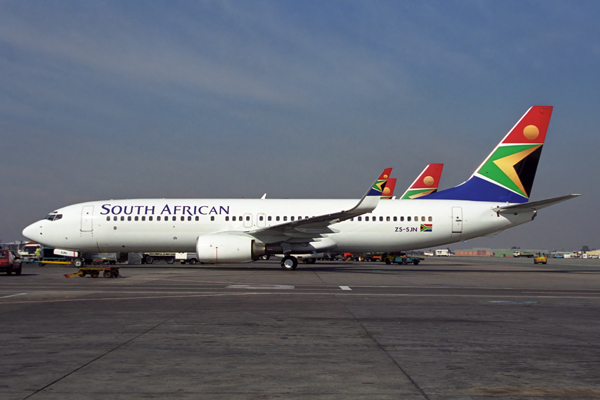 SOUTH AFRICAN BOEING 737 800 JNB RF 1570 17.jpg