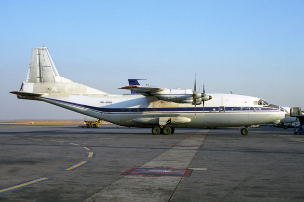 AIR BURUNDI ANTONOV AN12 JNB RF 1572 7.jpg