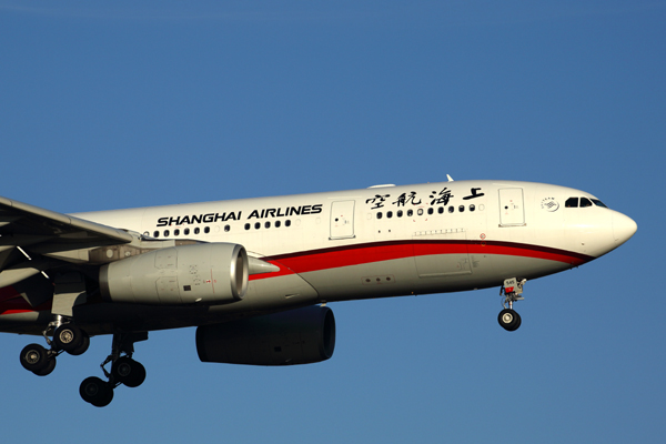 SHANGHAI AIRLINES AIRBUS A330 300 MEL RF 5K5A8624.jpg