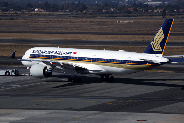 SINGAPORE AIRLINES A350 900 JNB RF 5K5A8730.jpg