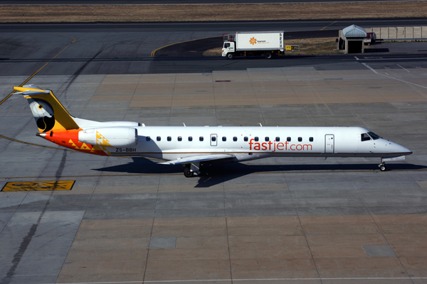 FASTJET EMBRAER 145 JNB RF 5K5A8847.jpg