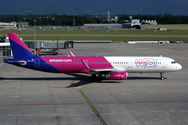 WIZZ AIRBUS A321 GVA RF 5K5A9258.jpg