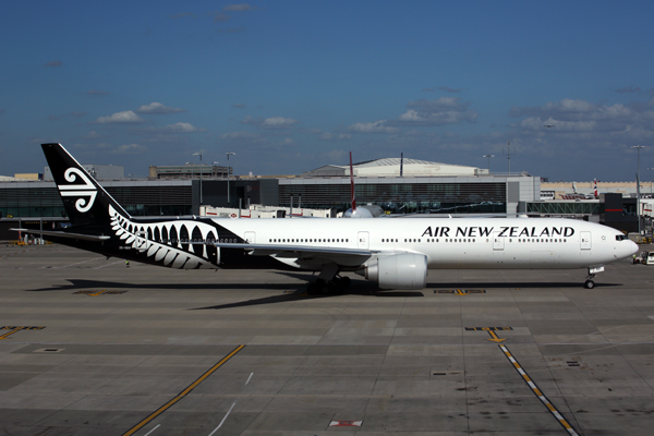 AIR NEW ZEALAND BOEING 777 300ER LHR RF 5K5A9208.jpg