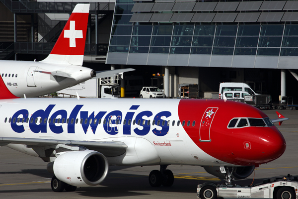 EDELWEISS SWISS A320s ZRH RF 5K5A9356.jpg