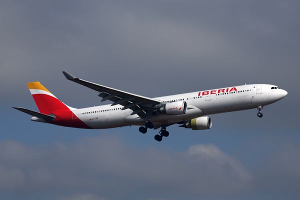 IBERIA AIRBUS A330 200 JNB RF 5K5A8707.jpg