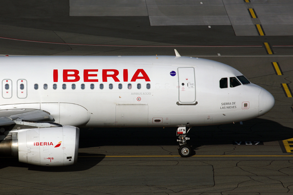 IBERIA AIRBUS A320 ZRH RF 5K5A9566.jpg