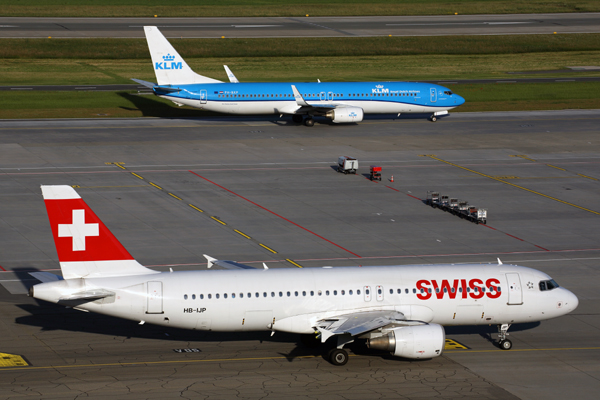 SWISS KLM AIRCRAFT ZRH RF 5K5A9488.jpg