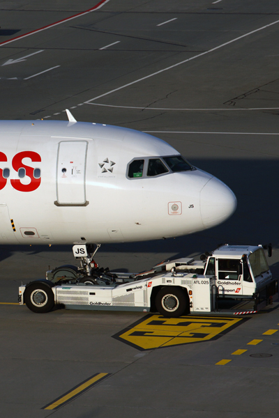 SWISS AIRBUS A320 ZRH RF 5K5A9451001.jpg