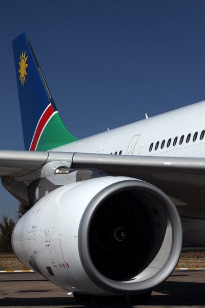 AIR NAMIBIA AIRBUS A330 200 WDH RF IMG_2923.jpg