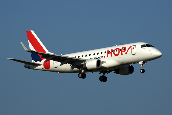 HOP EMBRAER 170 AMS RF 5K5A0360.jpg