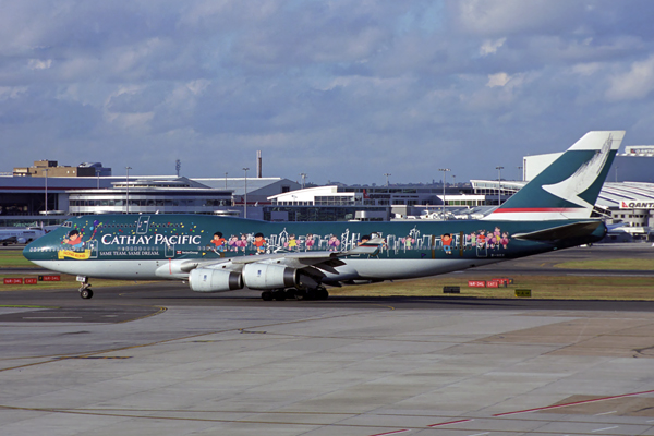 CATHAY PACIFIC BOEING 747 400 SYD RF 1592 2.jpg