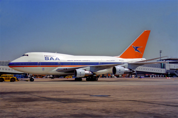 SOUTH AFRICAN BOEING 747SP JNB RF 1061 4.jpg