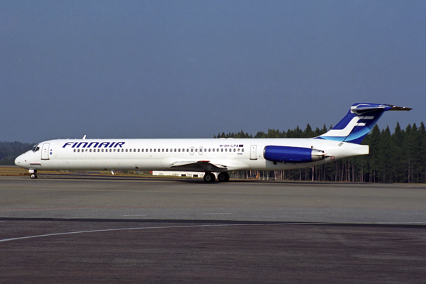 FINNAIR MD80 HEL RF 1647 17.jpg