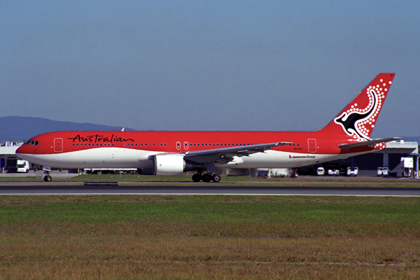 AUSTRALIAN AIRLINES BOEING 767 300 BNE RF 1667 17.jpg