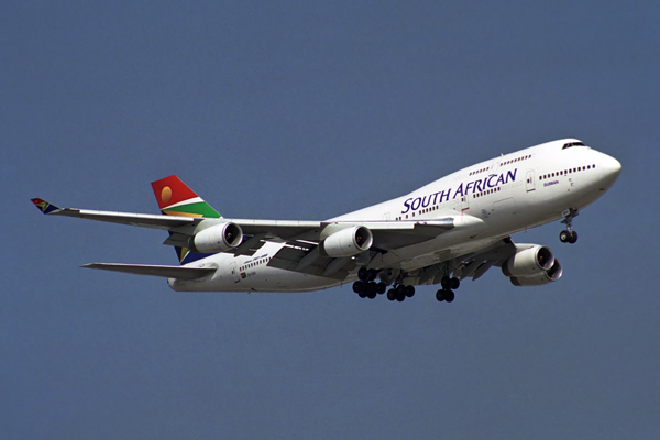 SOUTH AFRICAN BOEING 747 400 JNB RF 1665 33.jpg