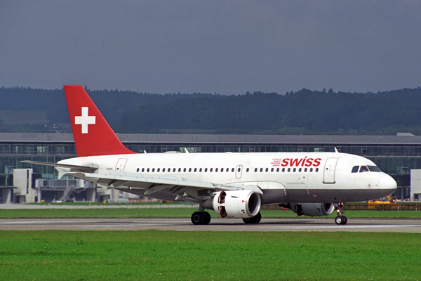 SWISS AIRBUS A319 ZRH RF 1663 21.jpg