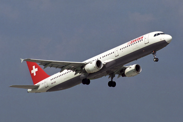 SWISS AIRBUS A321 ZRH RF 1663 3.jpg