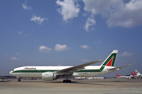 ALITALIA BOEING 777 200 NRT RF 1707 21.jpg