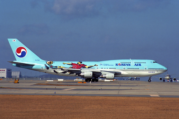 KOREAN AIR BOEING 747 400 ICN RF 1683 12.jpg