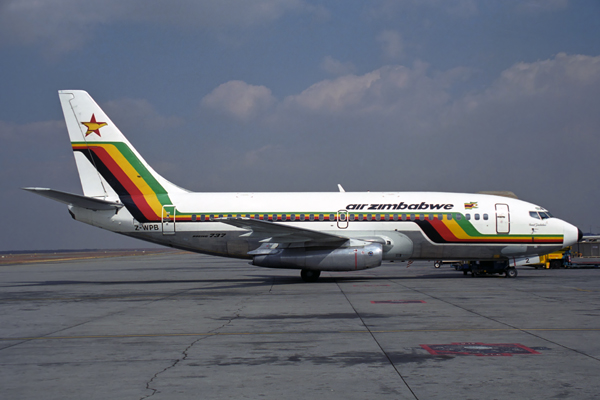AIR ZIMBABWE BOEING 737 200 JNB RF 1719 14.jpg