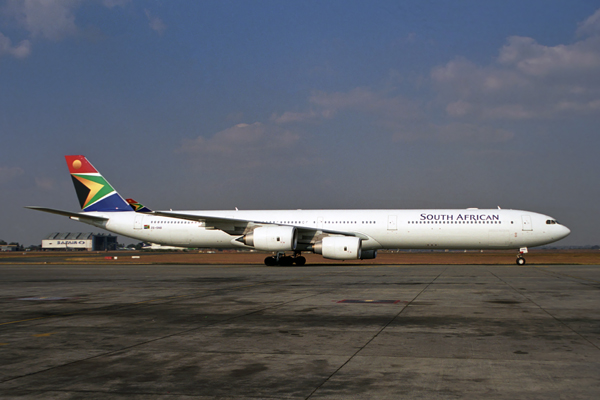 SOUTH AFRICAN AIRBUS A340 600 JNB RF 1719 36.jpg
