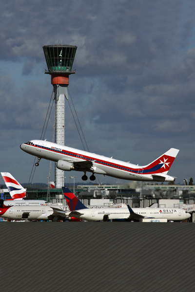 AIR MALTA AIRBUS A320 LHR RF 5K5A1203.jpg