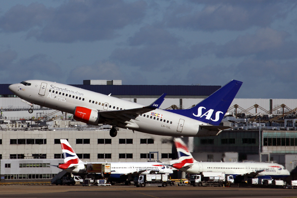 SAS BOEING 737 700 LHR RF 5K5A1133.jpg