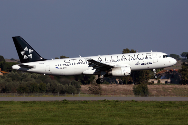 AEGEAN AIRBUS A320 FCO RF 5K5A0709.jpg