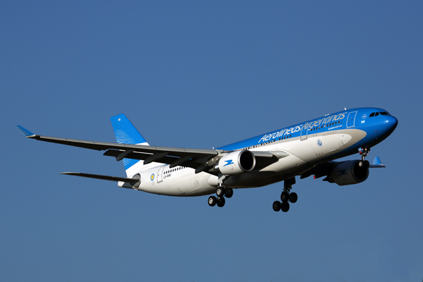 AEROLINEAS ARGENTINAS AIRBUS A330 200 FCO RF 5K5A0742.jpg