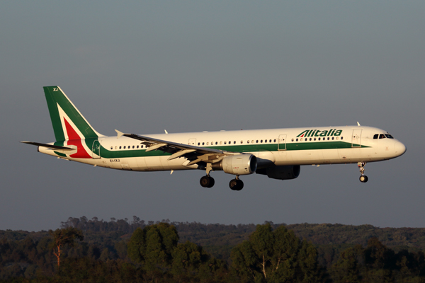 ALITALIA AIRBUS A321 FCO RF 5K5A0800.jpg