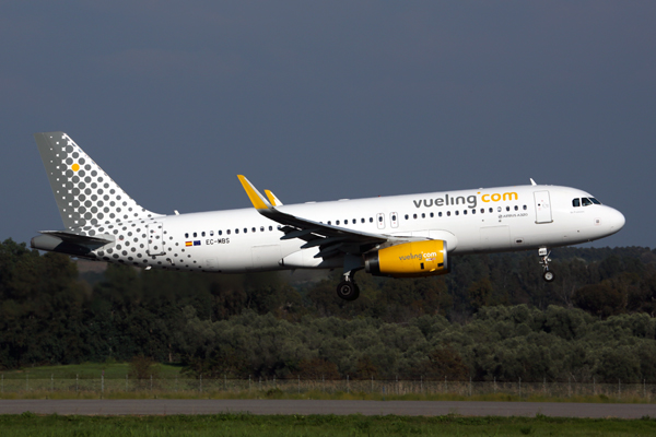 VUELING AIRBUS A320 FCO RF 5K5A0700.jpg