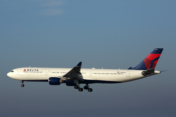 DELTA AIRBUS A330 300 FCO RF 5K5A0870.jpg