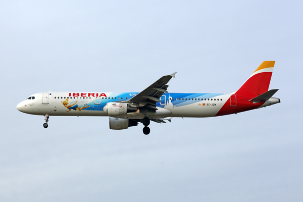 IBERIA AIRBUS A321 LHR RF 5K5A1335.jpg