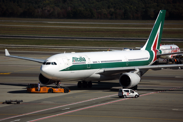 ALITALIA AIRBUS A330 200 MXP RF 5K5A1379.jpg