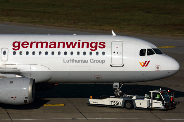 GERMANWINGS AIRBUS A320 TXL RF 5K5A1601.jpg