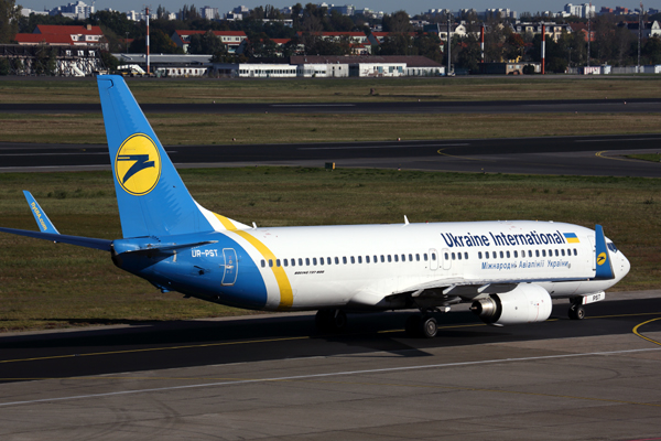 UKRAINE INTERNATIONAL BOEING 737 800 TXL RF 5K5A1729.jpg