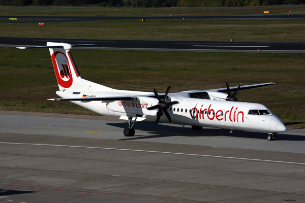 AIR BERLIN DASH 8 400 TXL RF 5K5A1958.jpg