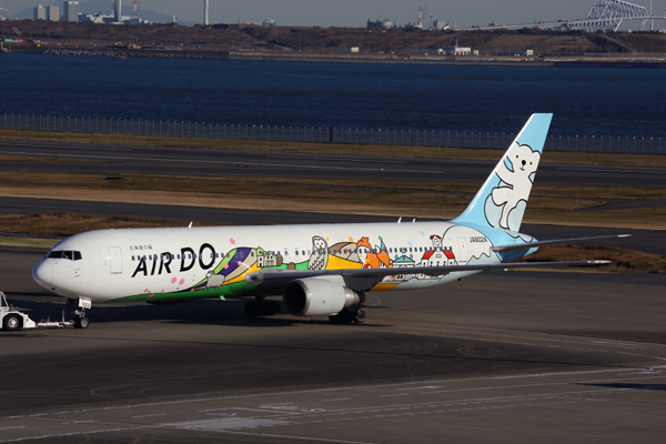 AIR DO BOEING 767 300 HND F 5K5A4045.jpg